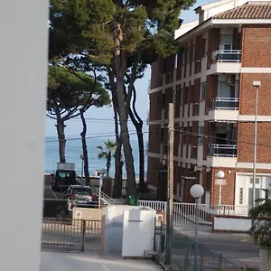 Acogedor En A 100m De La Playa Apartamento